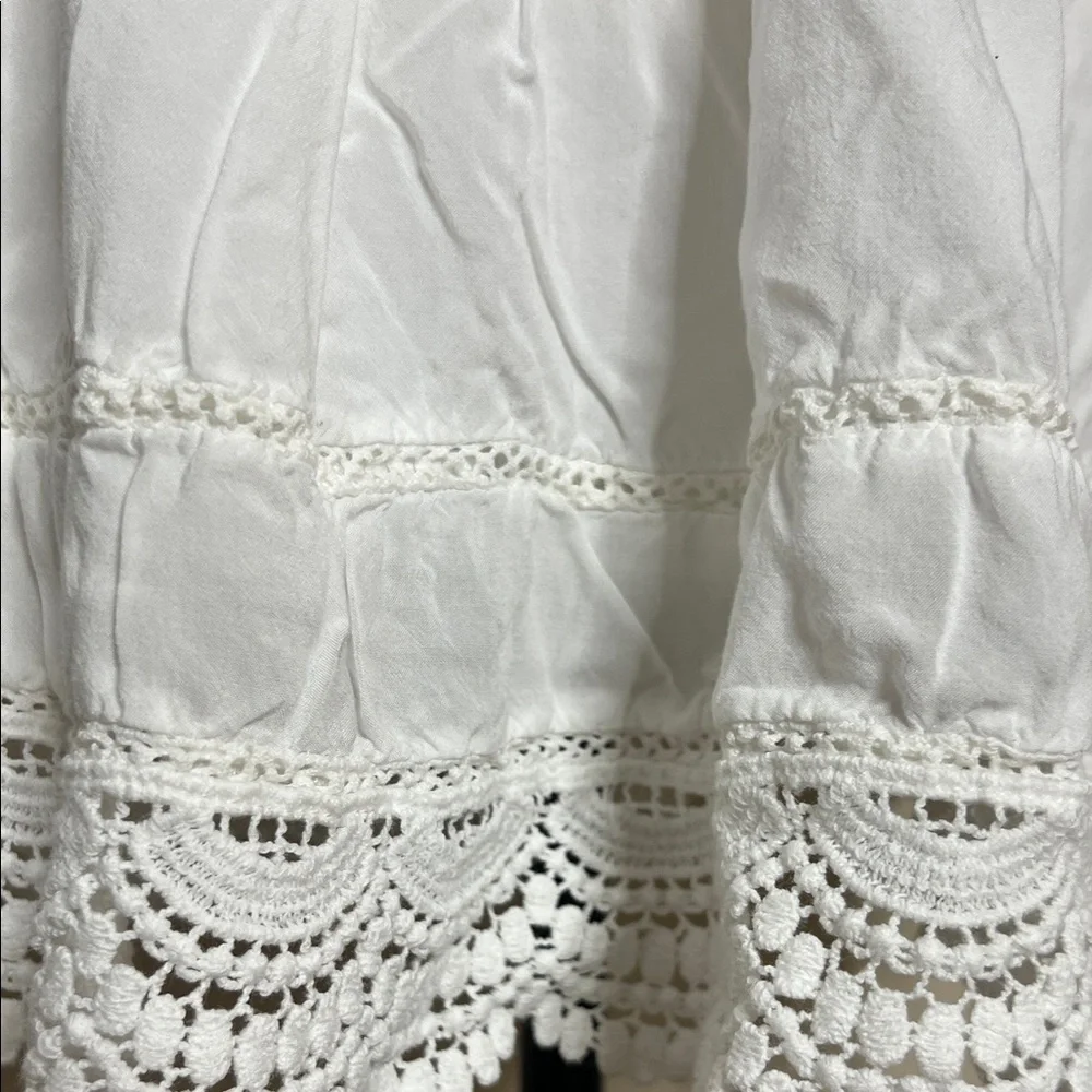 Aeropostale EUC White Lace Hem Mini Skirt